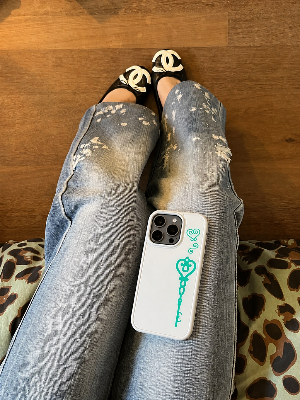Mint Charm Key MagSafe iPhone Case Sweetheart Key worn on phone