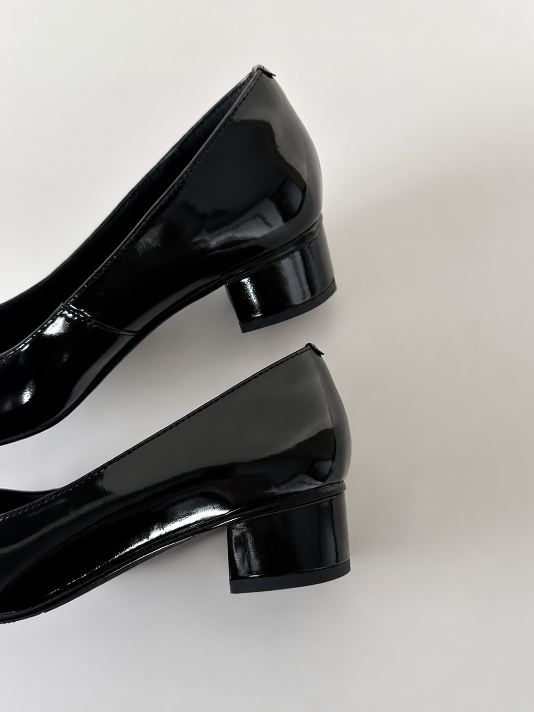 Patent Leather Flower Low-Heel Pumps