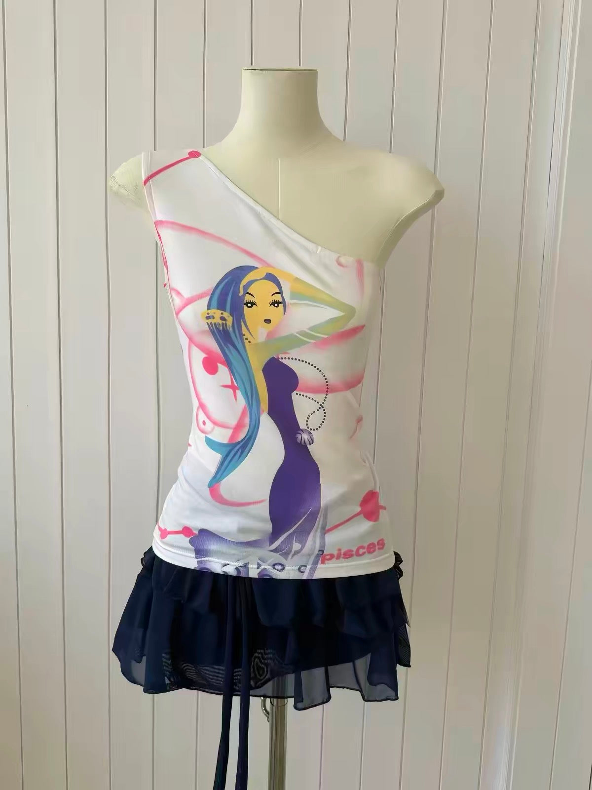 Airbrush Graphic One-Shoulder Top