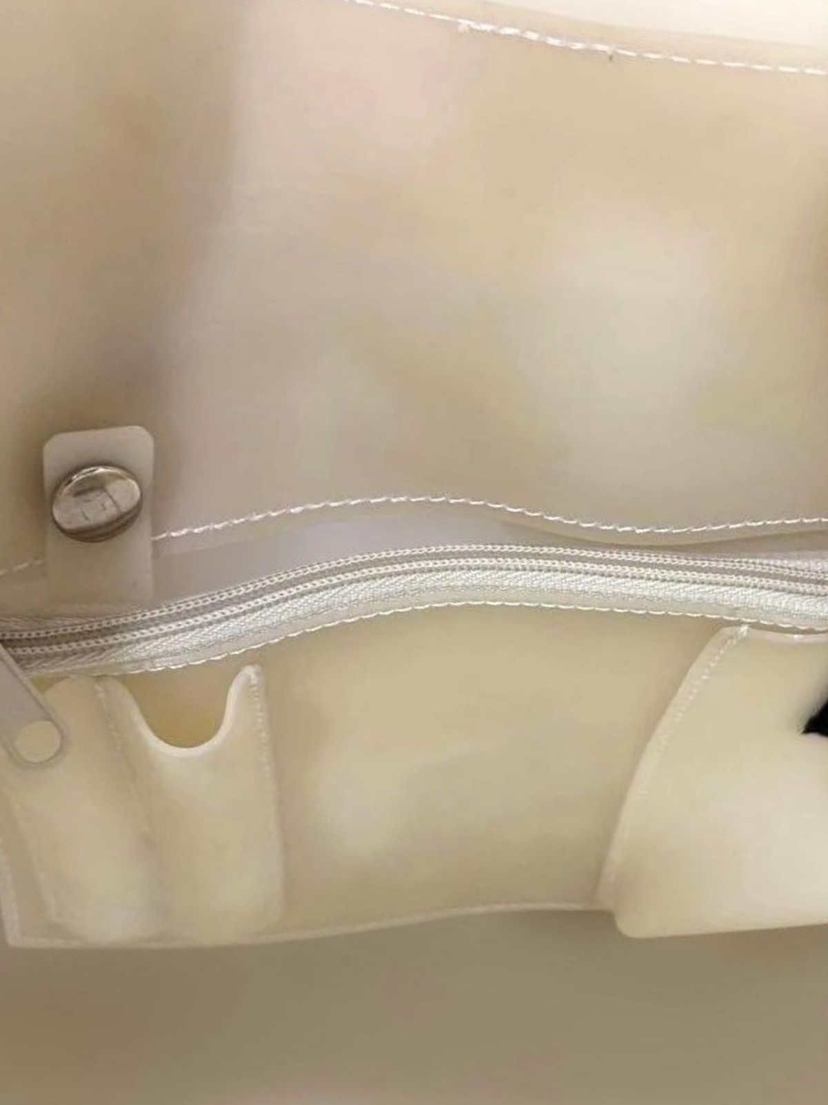 Vintage white and gray jelly tote bag – image 4