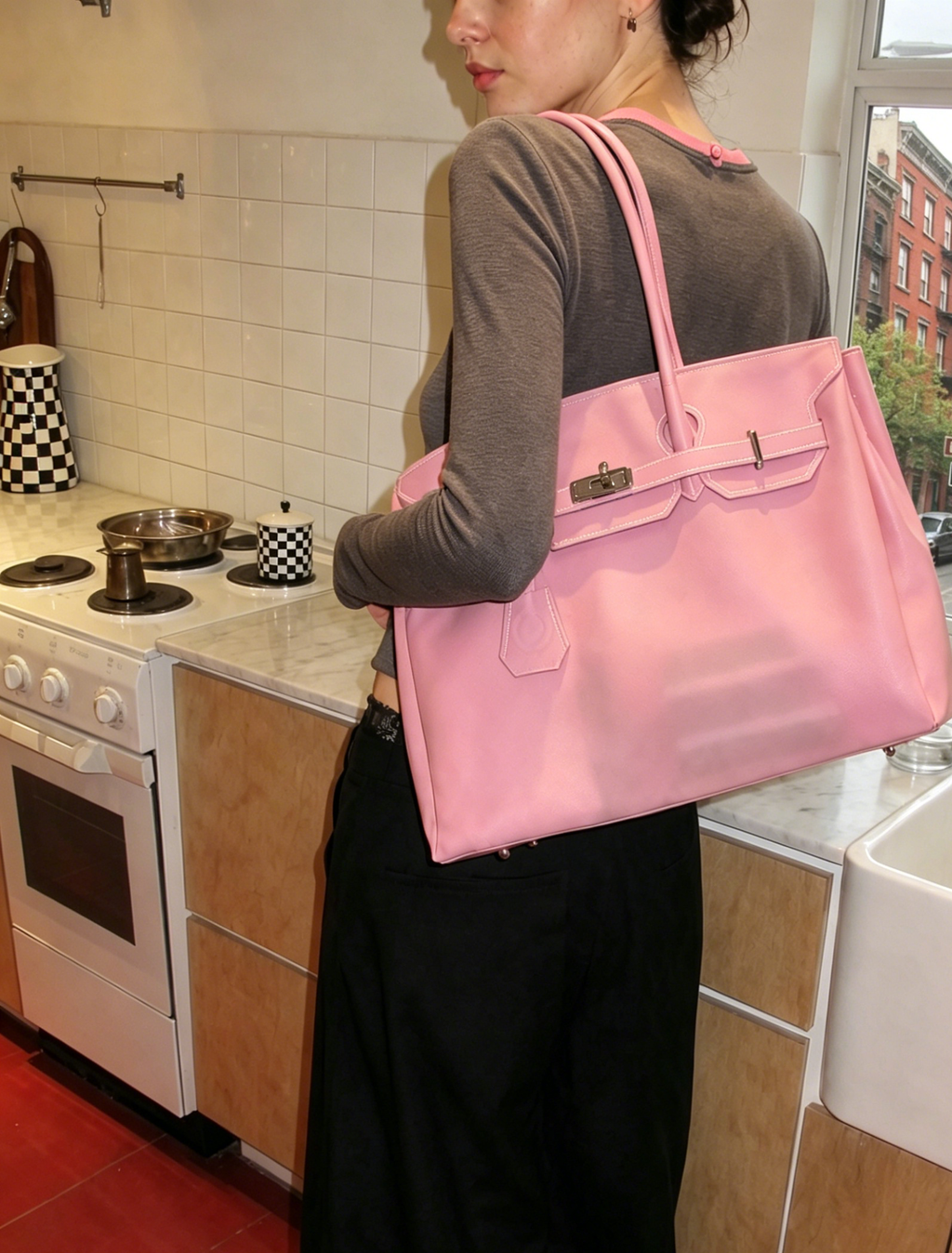 Jelly Firkin 40 Bag Classic Blossom worn by model