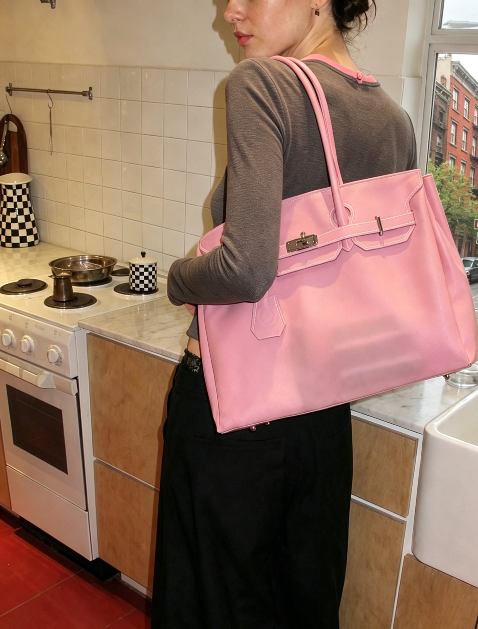 Jelly Firkin 40 Bag Classic Blossom worn by model