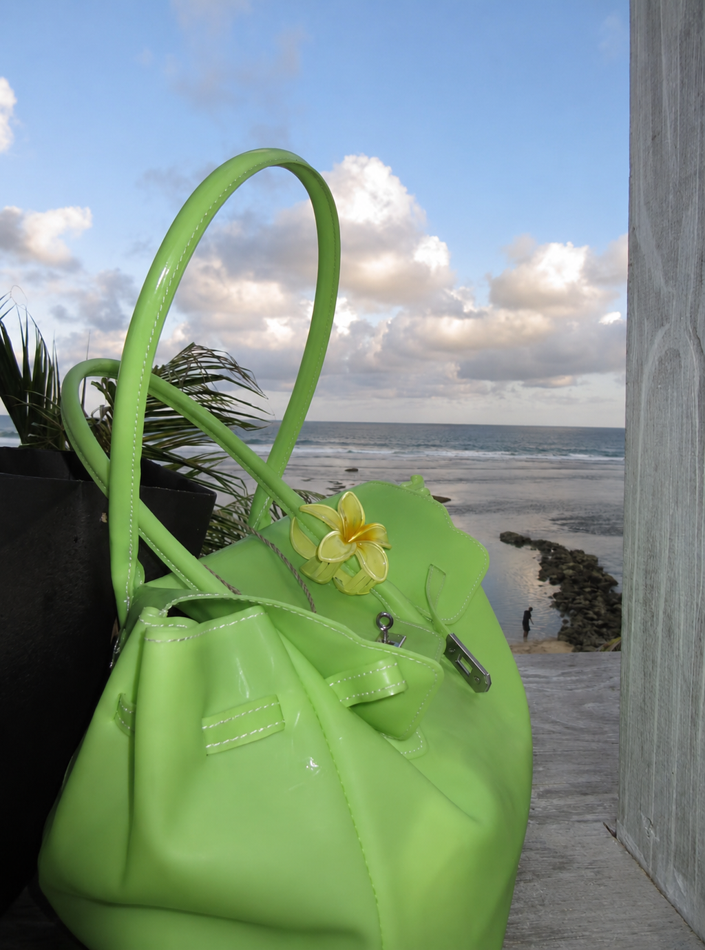 Jelly Firkin 40 Bag Classic Lime worn by model
